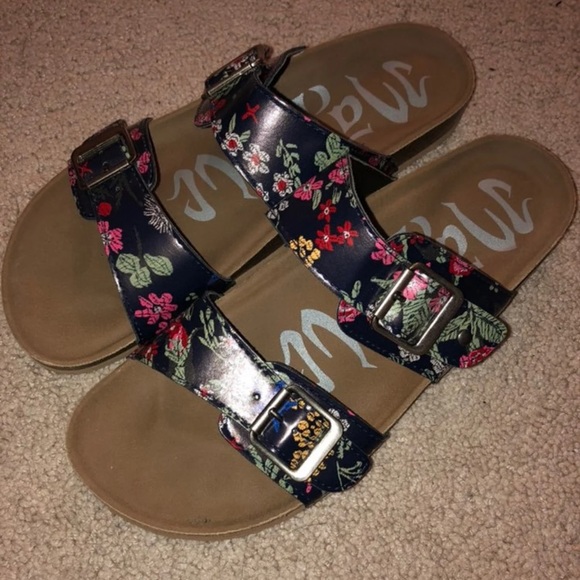 mad love sport sandals